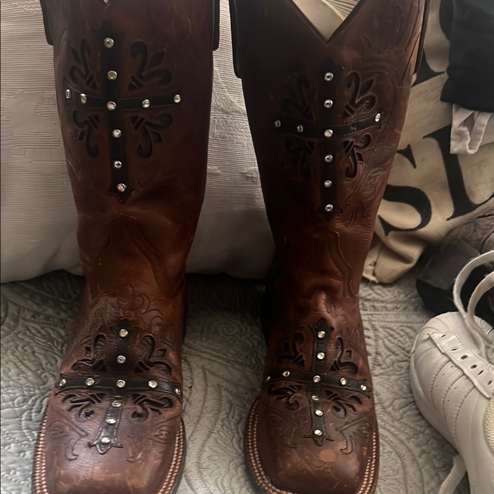 Brown Western Cowboy Boots with Studded Design